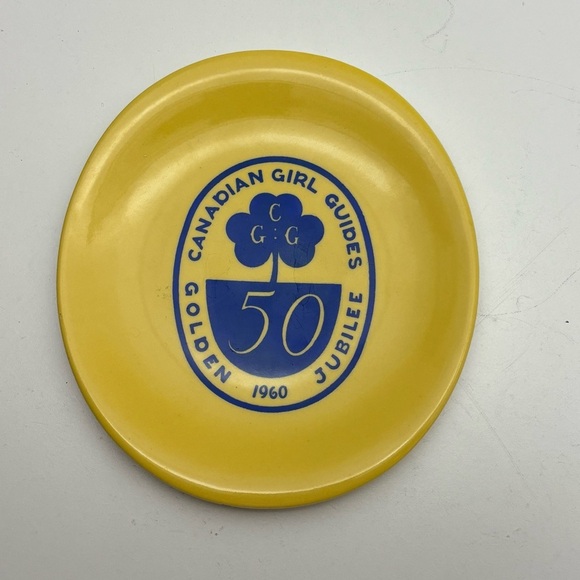 Canadian Girl Guides 1960 Golden Jubilee Commemorative Plate - Picture 1 of 8